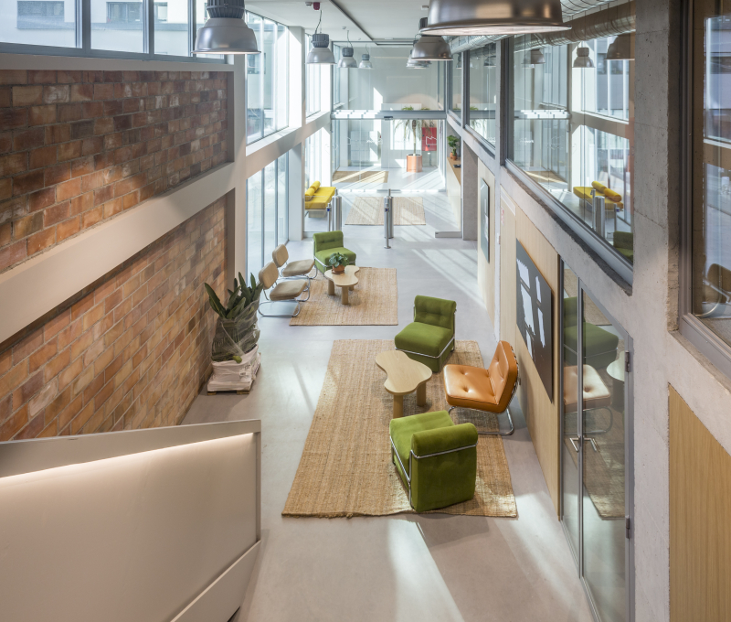 Lidera Real Estate - OPORTUNIDAD DE INVERSIÓN: Lidera Real Estate comercializa en exclusiva la venta de un edificio de oficinas singular en el distrito 22@ de Barcelona