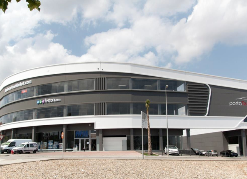 Nave industrial y comercial en venta y alquiler en Terrassa