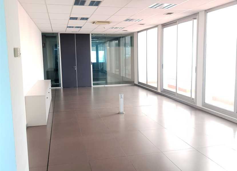 Nave industrial corporativa en venta en Viladecans