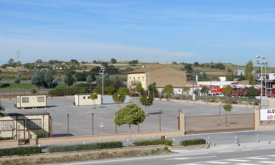 Solar industrial en alquiler en Montcada i Reixac
